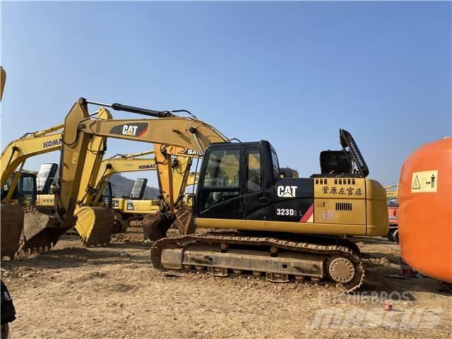 CAT 323D 履带挖掘机