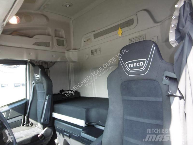 Iveco NP460 牵引车