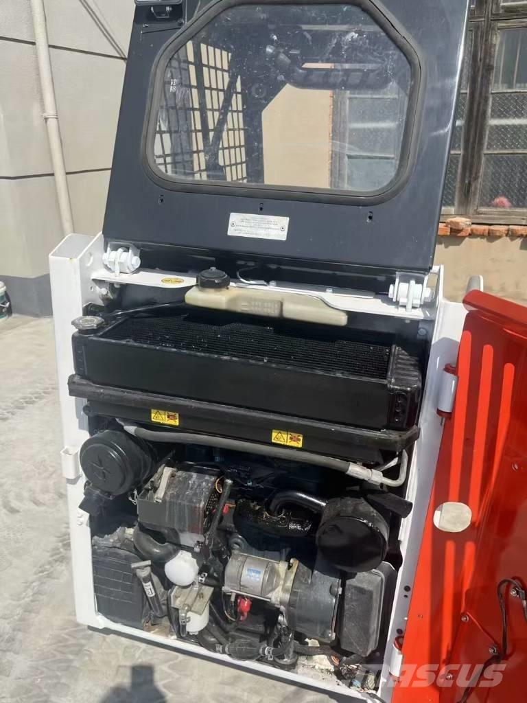 Bobcat S 70 滑移装载机