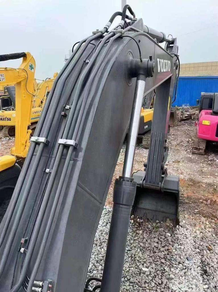 Volvo EC 240 履带挖掘机