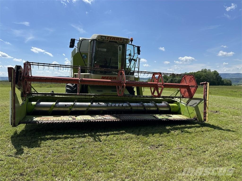 CLAAS Mega 208 联合收割机