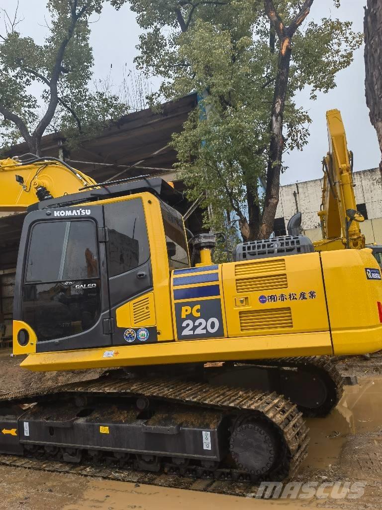 Komatsu PC 220-8 履带挖掘机