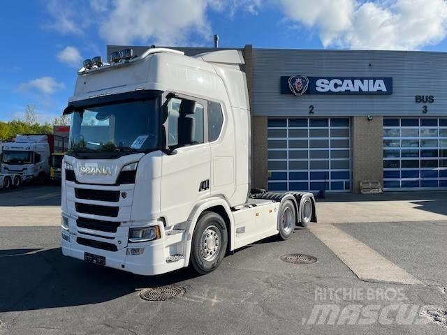 Scania R 590 牵引车