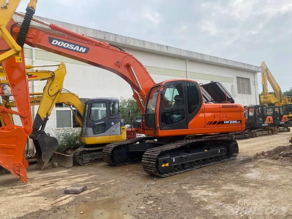 Doosan DX225LC 履带挖掘机