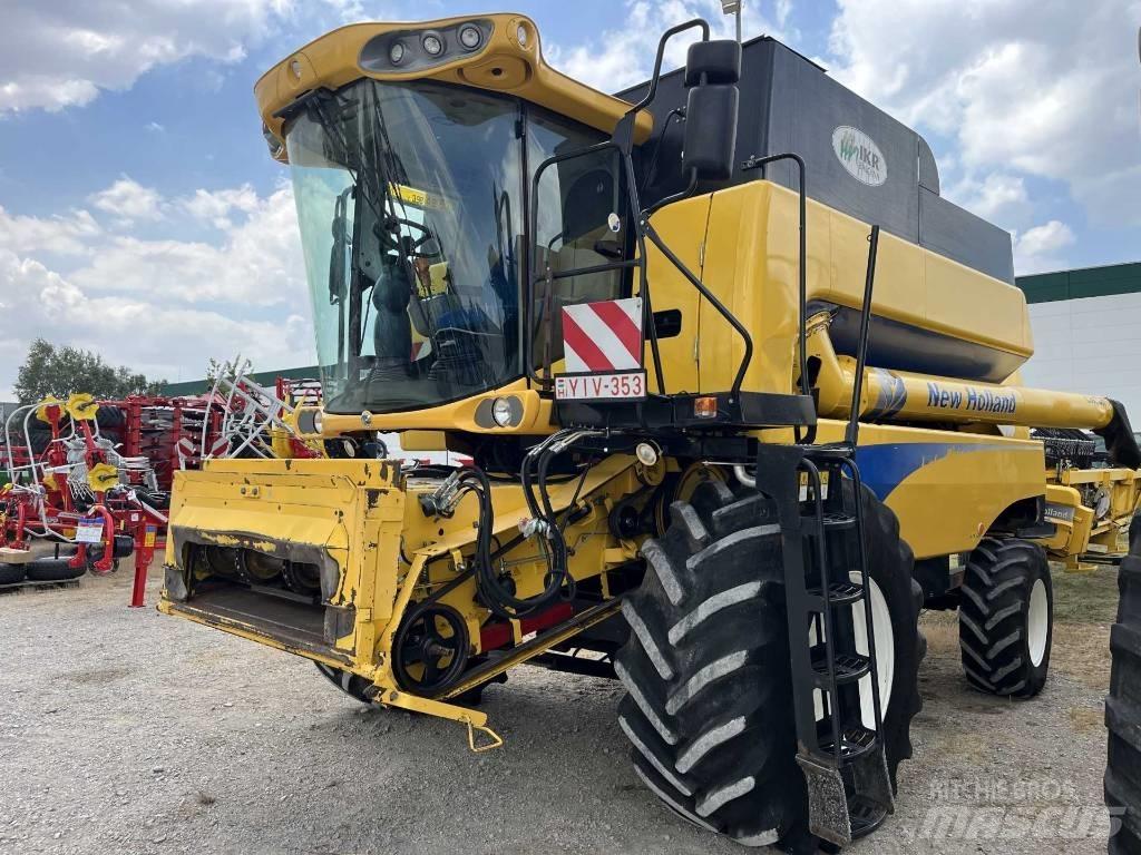 New Holland CSX 7080 联合收割机