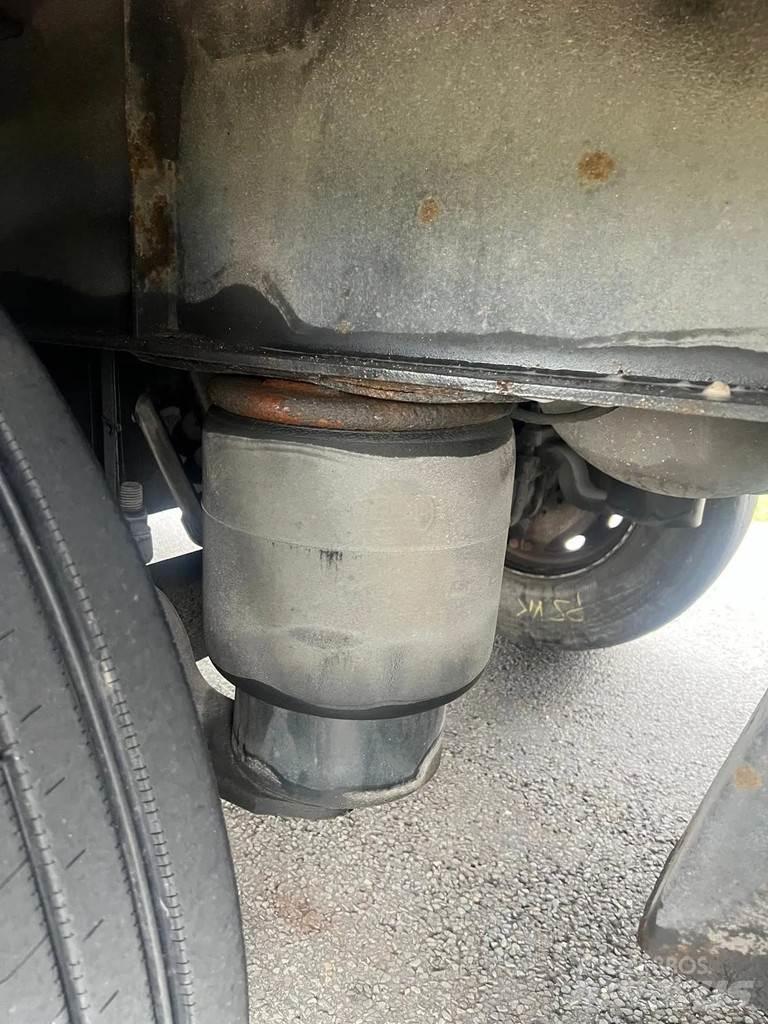 Meusburger MPS-3 侧帘半挂车