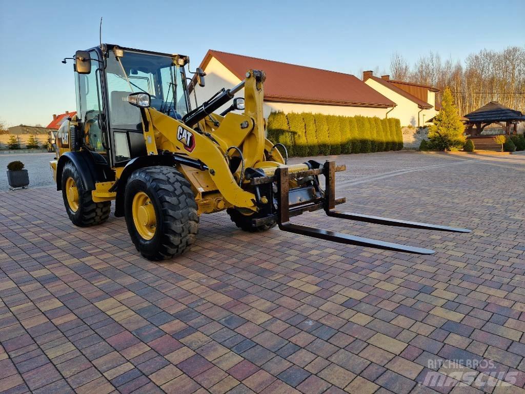 CAT 906 M 轮式装载机