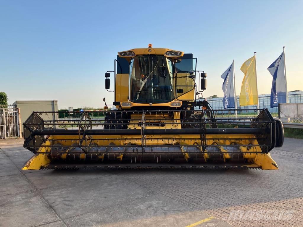 New Holland CS 6080 联合收割机