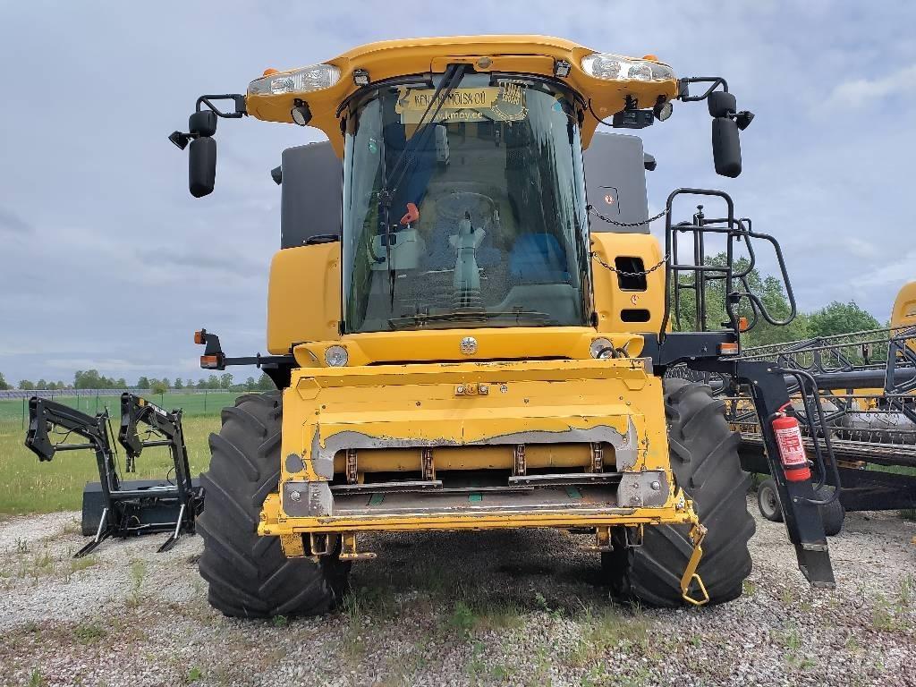 New Holland CX 8070 联合收割机