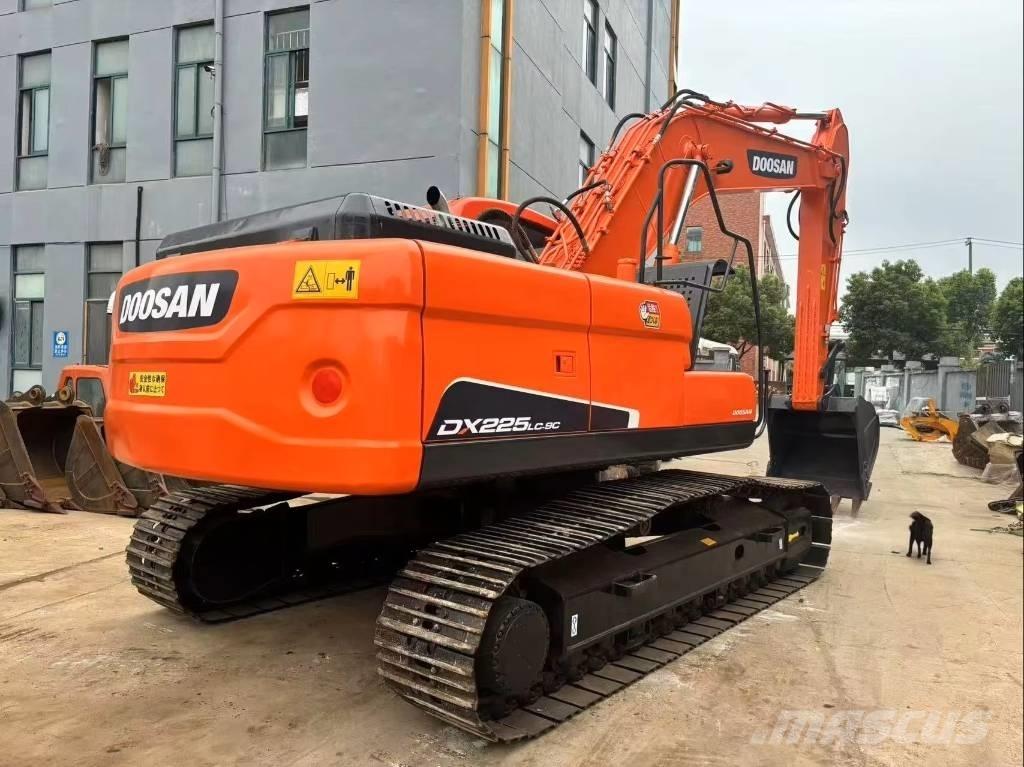 Doosan DX 225 LC 履带挖掘机