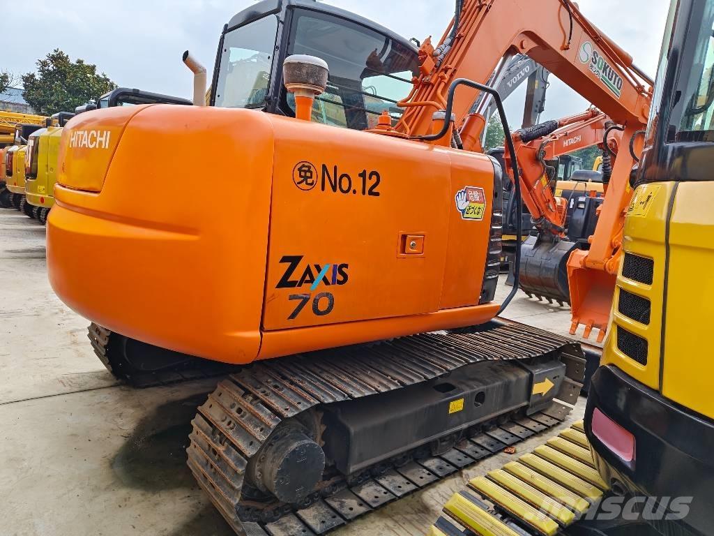 Hitachi ZX 70 中型挖掘机