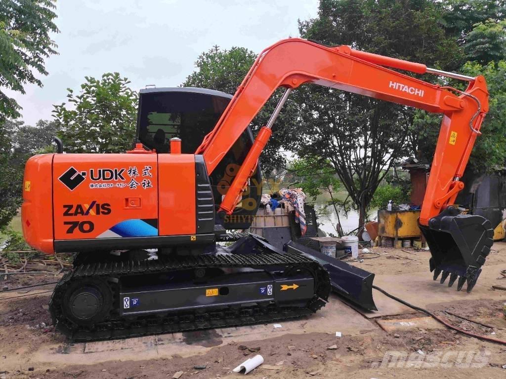 Hitachi ZX 70 中型挖掘机