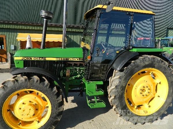 John Deere 2250 拖拉机/农用车