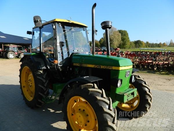 John Deere 2250 拖拉机/农用车