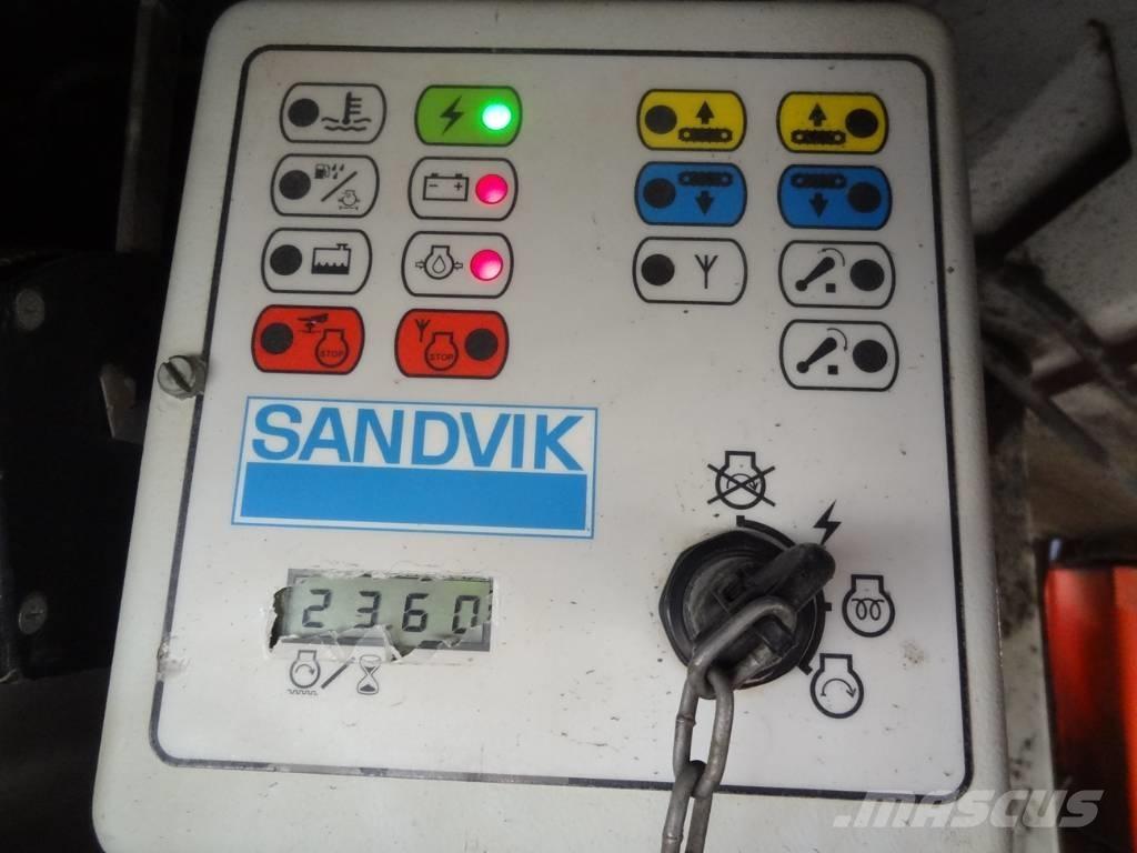 Sandvik QA 450 移动式筛分机
