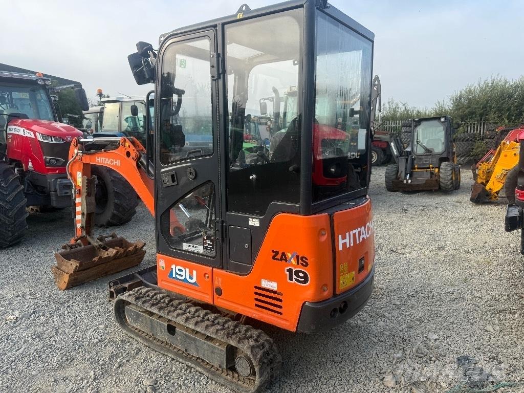 Hitachi ZX 19-5 小型挖掘机