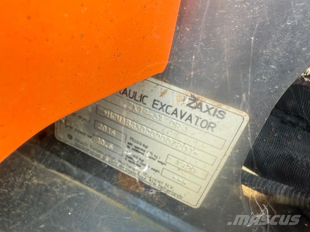 Hitachi ZX 19-5 小型挖掘机