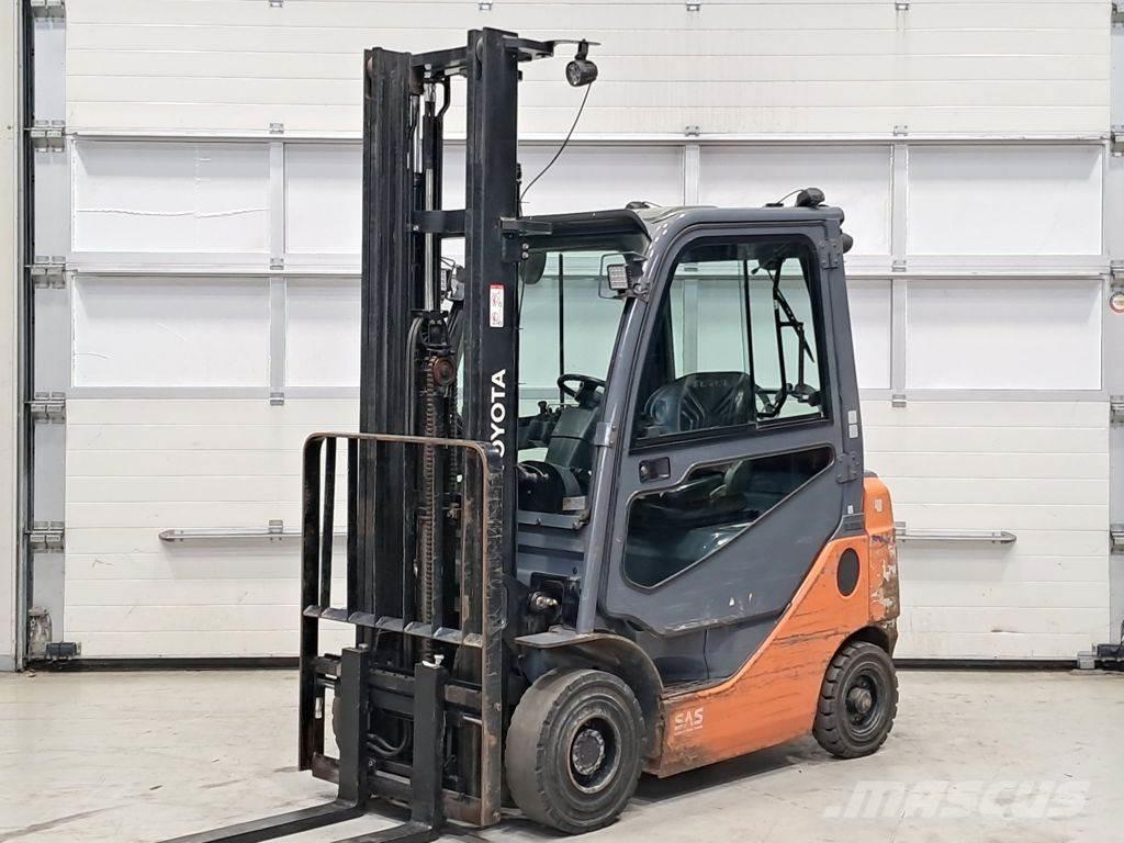 Toyota 02-8FGF18 天然气叉车