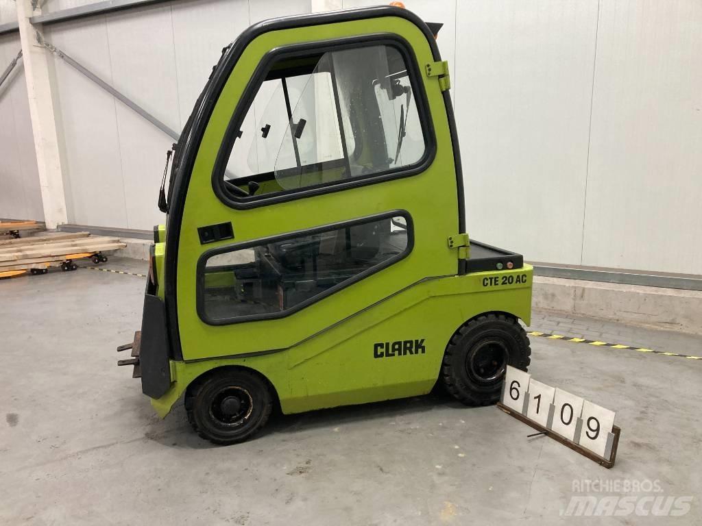 Clark CTE 20 牵引车