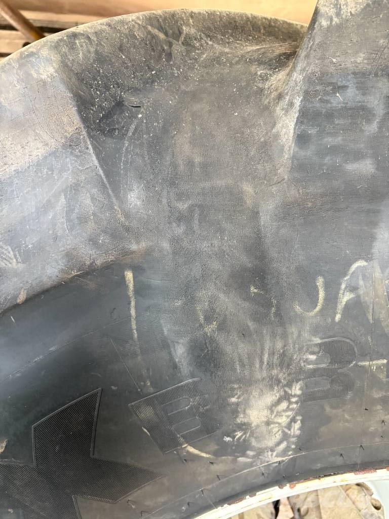 Michelin 800/70R32 轮胎、车轮、轮圈