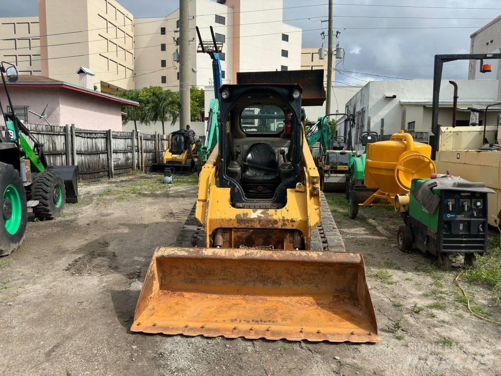 CAT 259 D 滑移装载机