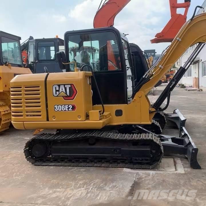 CAT 306E2 小型挖掘机