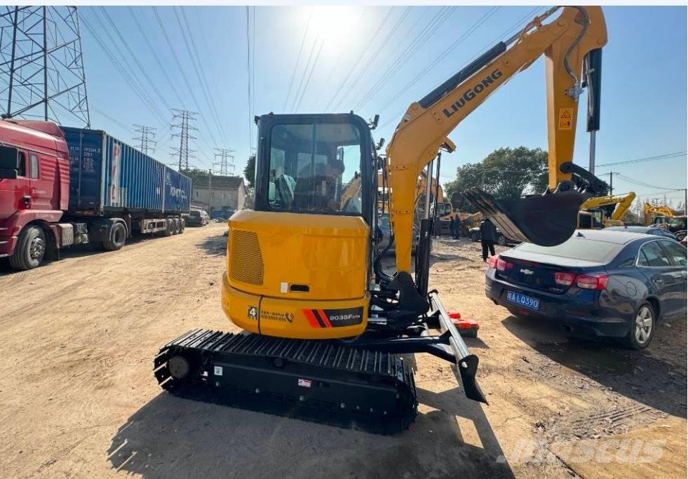 LiuGong 9035 F 履带挖掘机