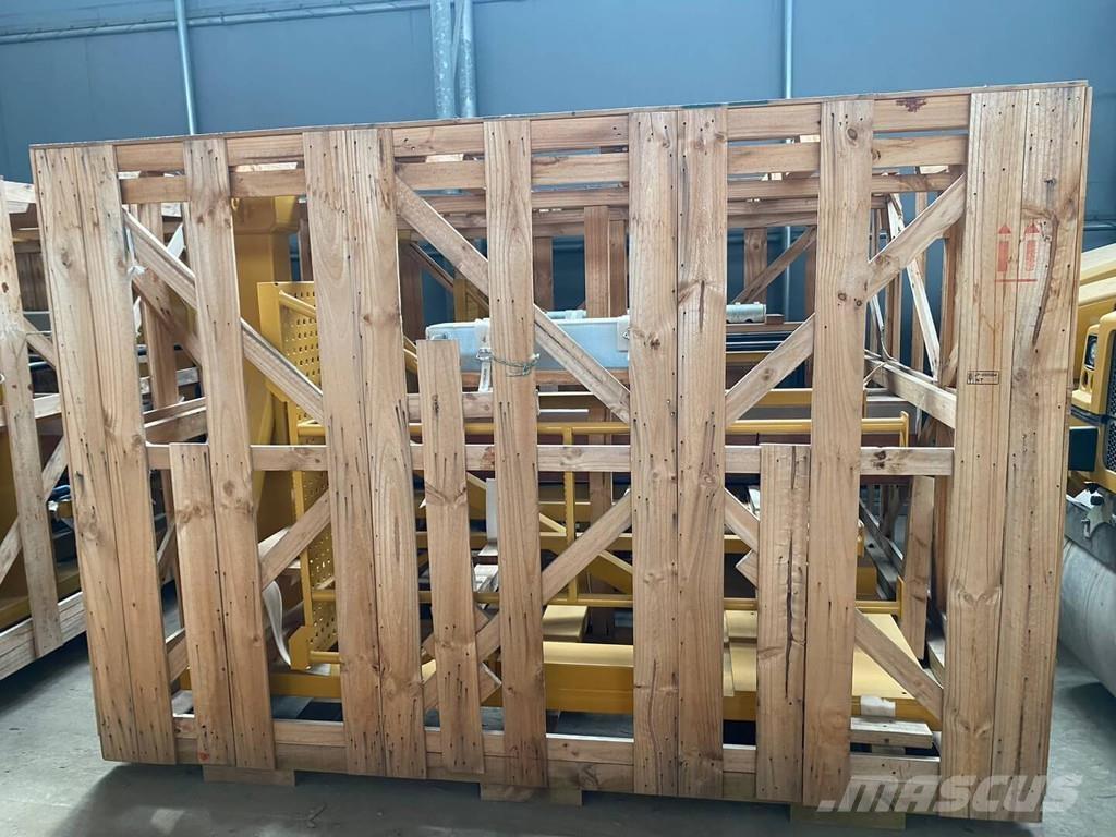 CAT 352 UHD 履带挖掘机