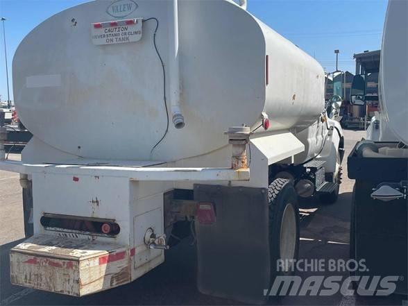Ford F750 油罐车