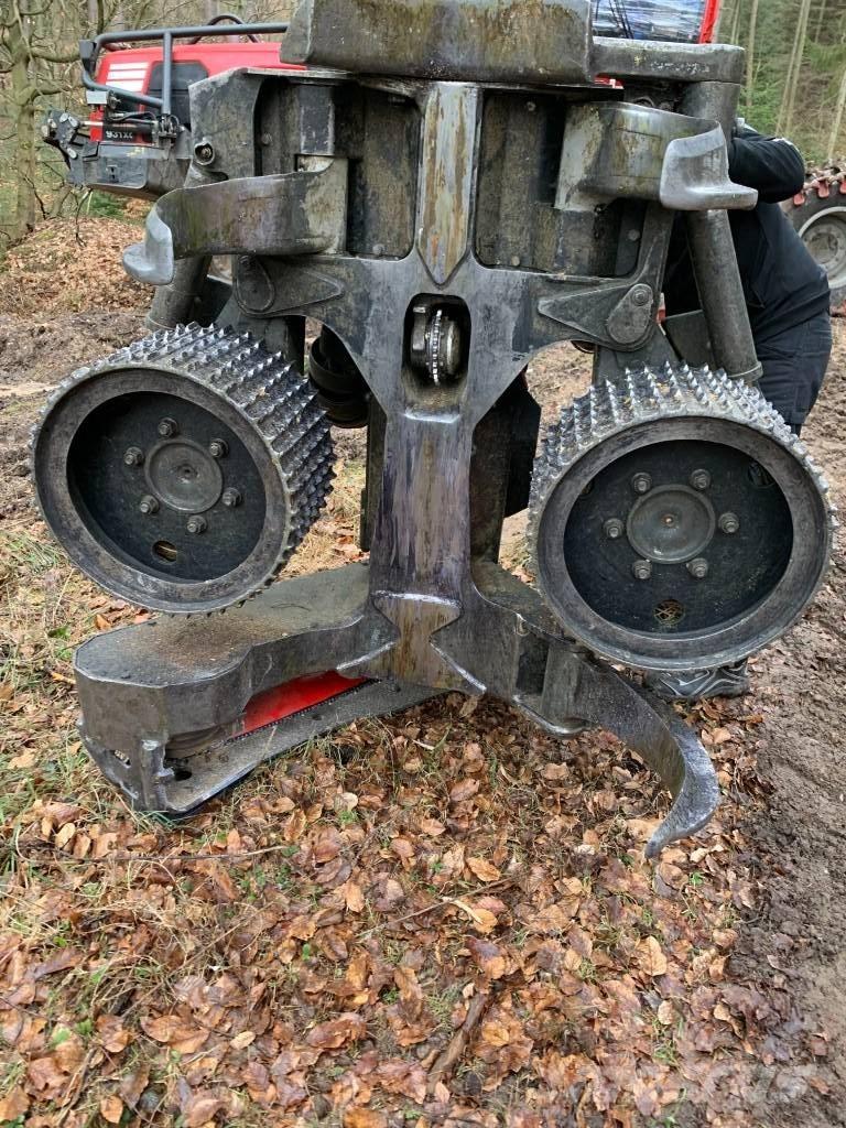 Komatsu S132 打枝机