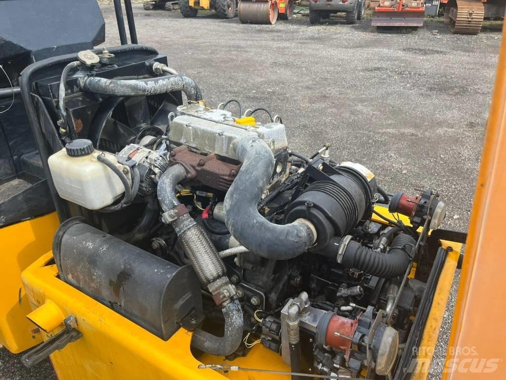 JCB VMT 260-120 双轮压路机