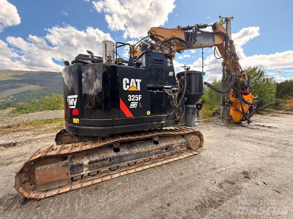 CAT 325 FL CR 特种挖掘机