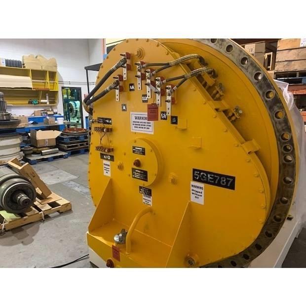 Komatsu 830 E 铰接式自卸车