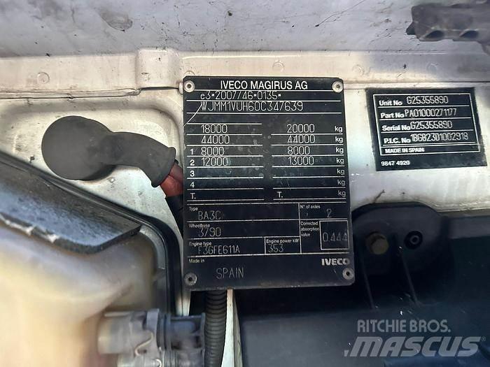 Iveco AS440E48 牵引车