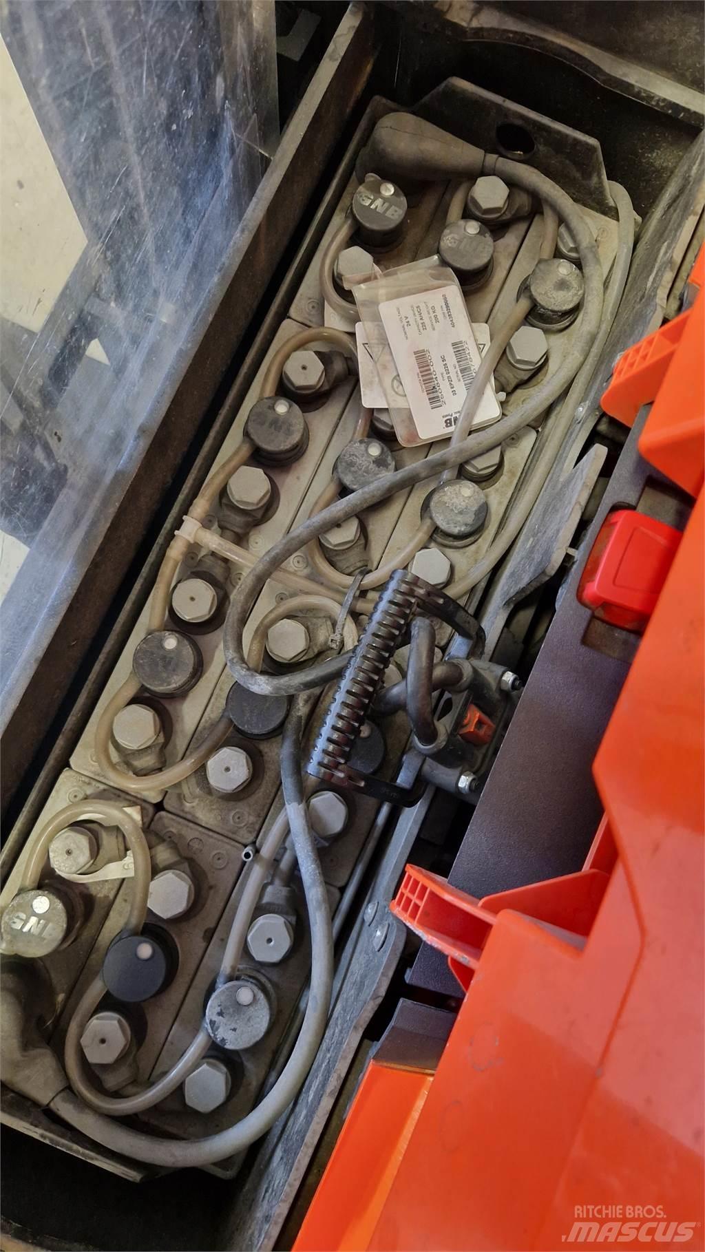 BT SWE200D 手推堆垛车