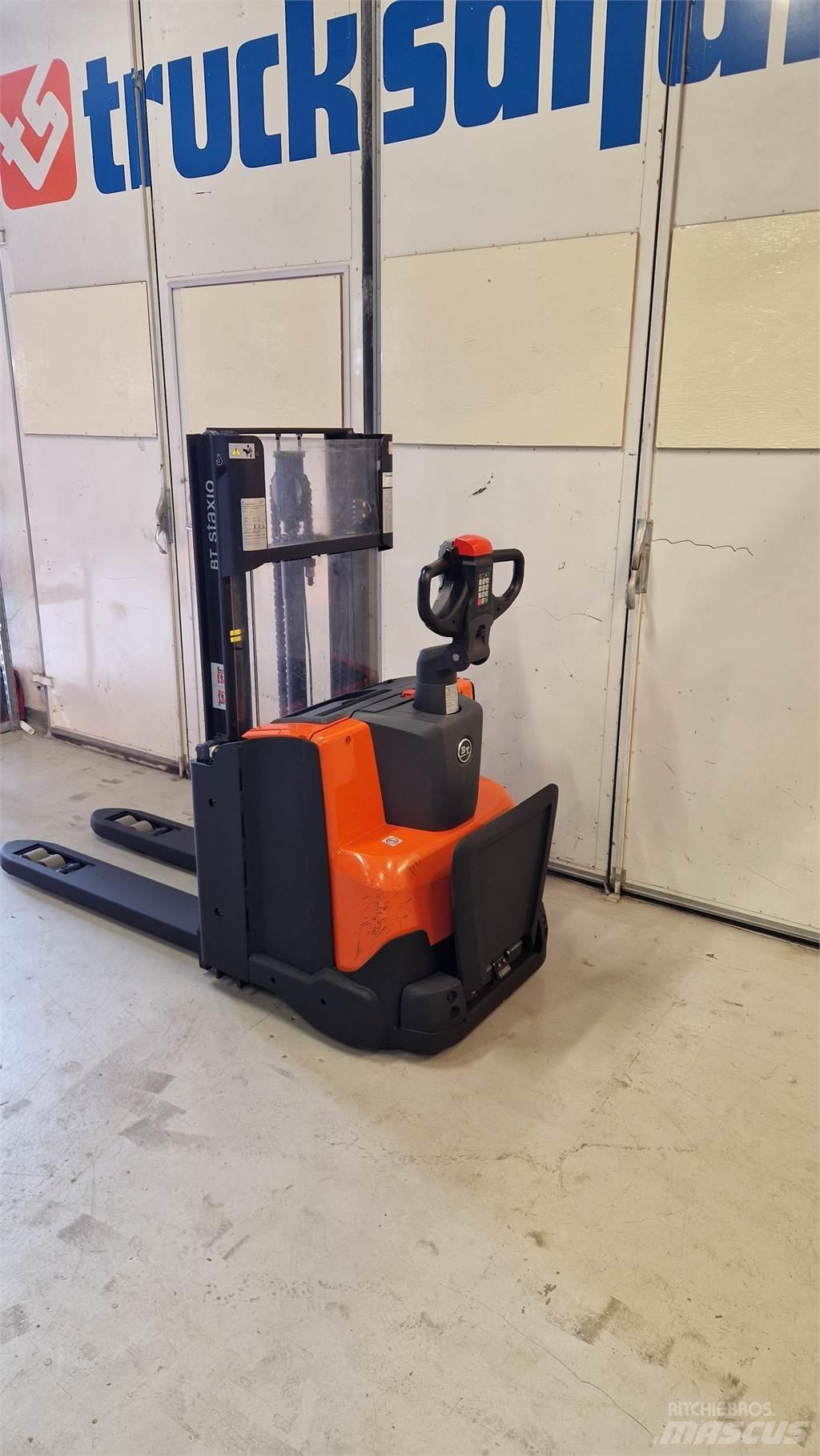 BT SWE200D 手推堆垛车