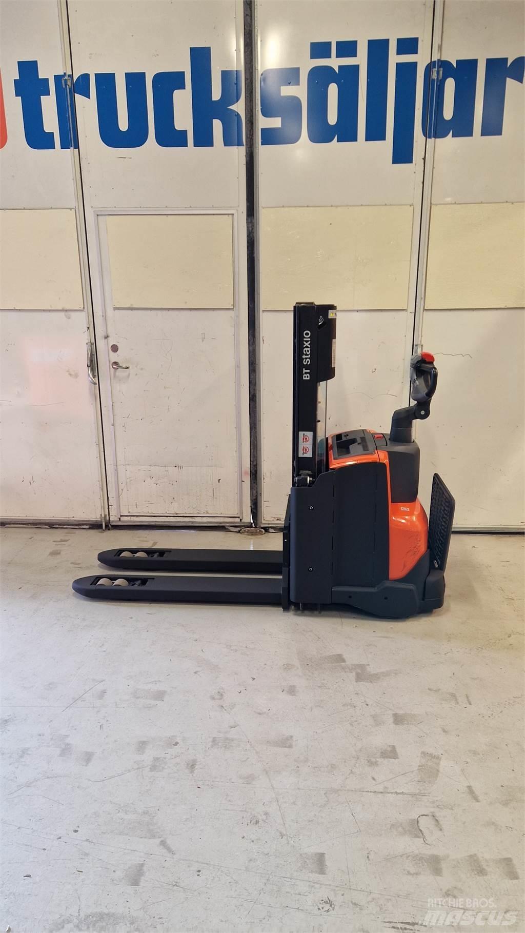BT SWE200D 手推堆垛车