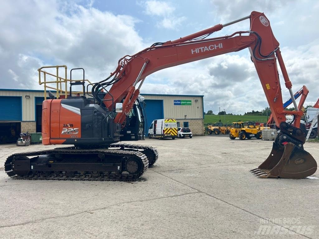 Hitachi ZX225 USLC-7 履带挖掘机