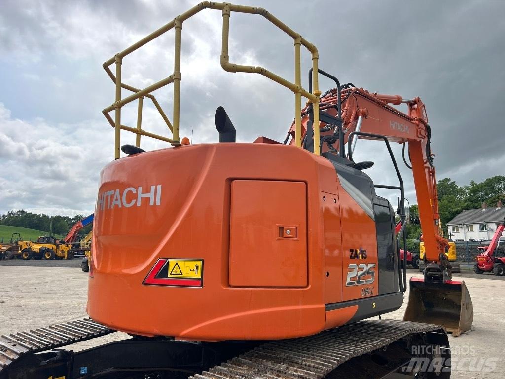 Hitachi ZX225 USLC-7 履带挖掘机
