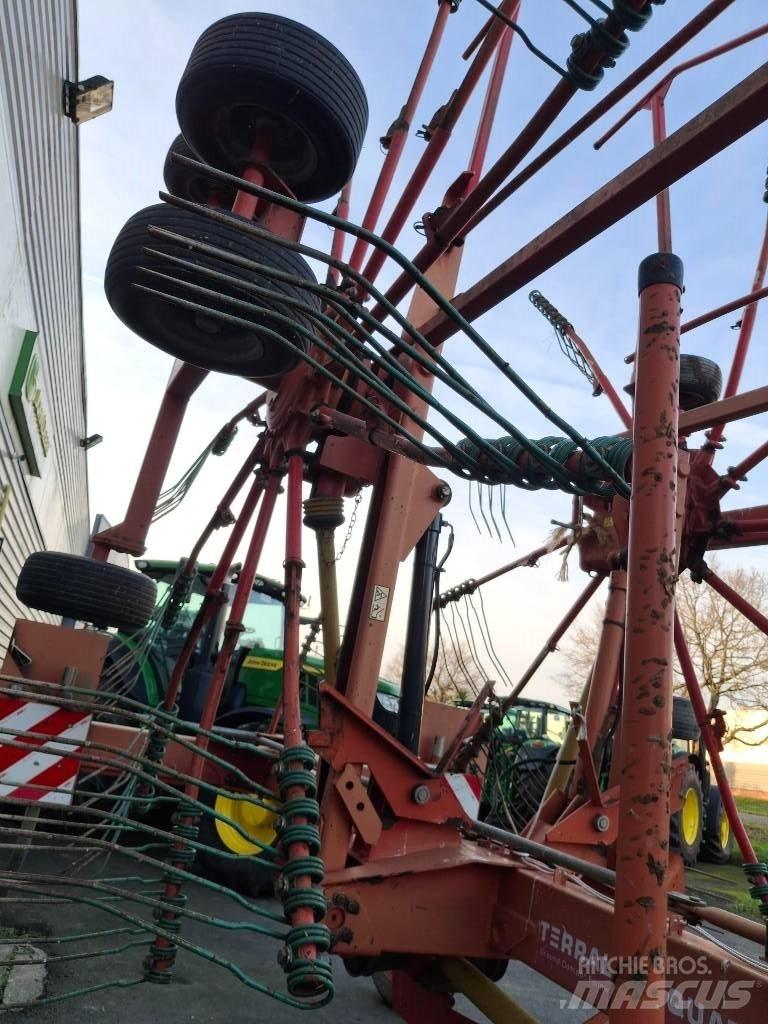Kverneland 9070 C 料堆整形机