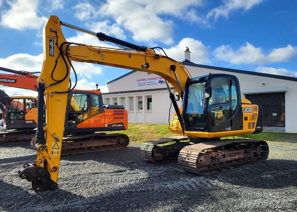 JCB JS 130 LC 履带挖掘机