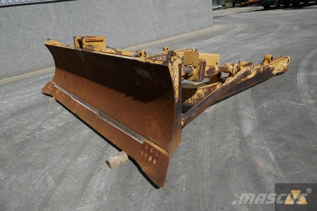 CAT D8T Blade 推铲