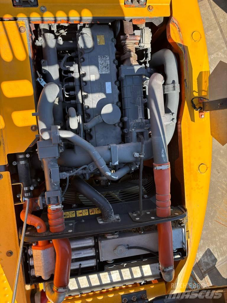 Doosan DX 160 W-3 轮式挖掘机