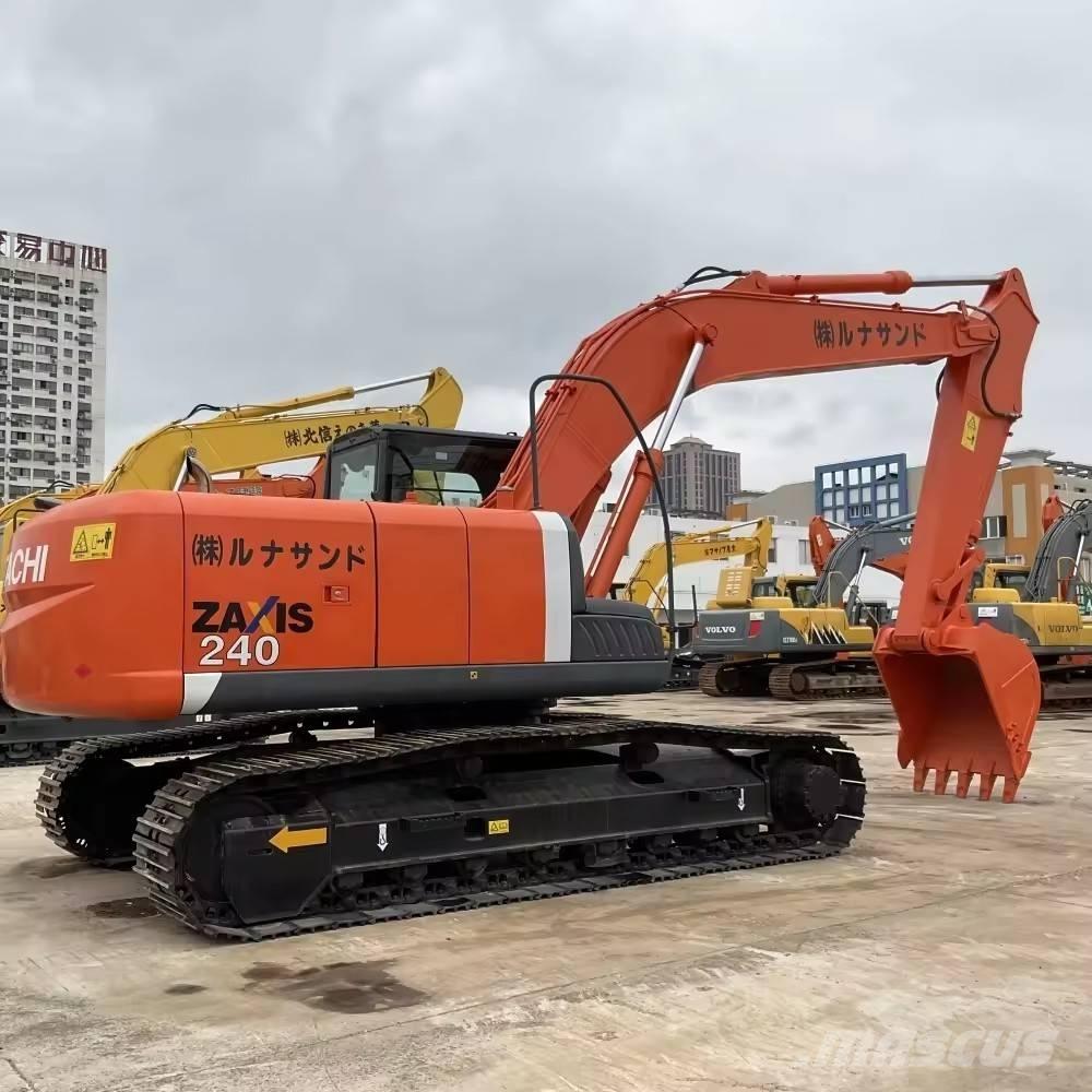 Hitachi ZX 240 履带挖掘机