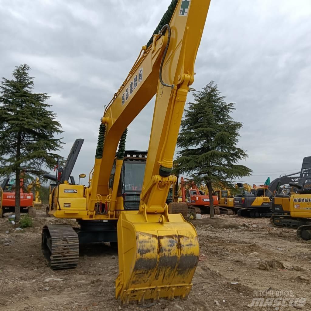 Komatsu PC 220-8 履带挖掘机