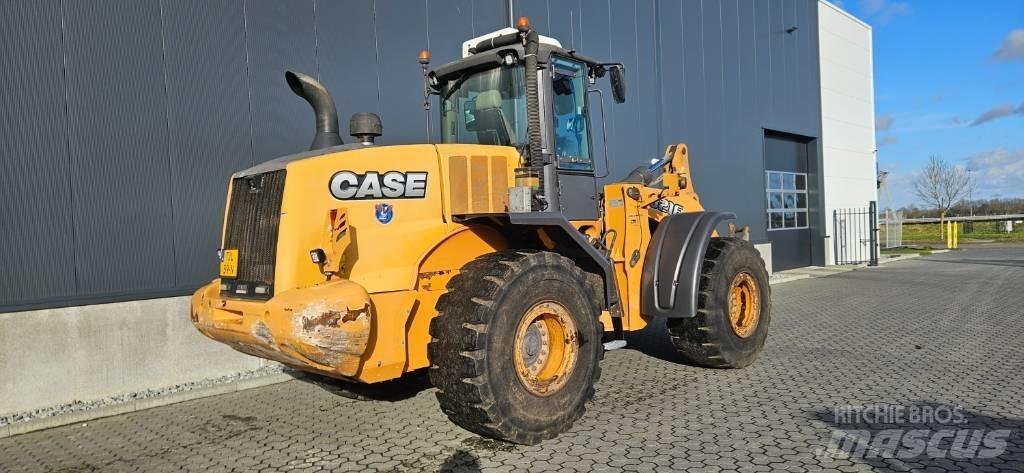 CASE 821 F 轮式装载机