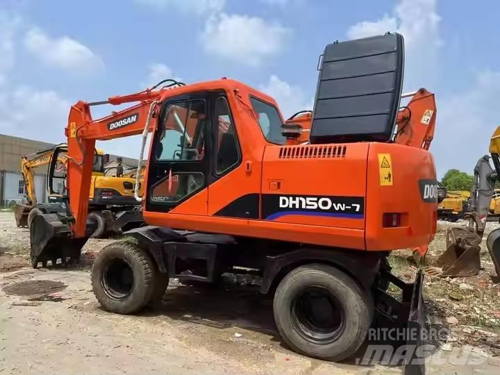 Doosan DH150W-7 轮式挖掘机