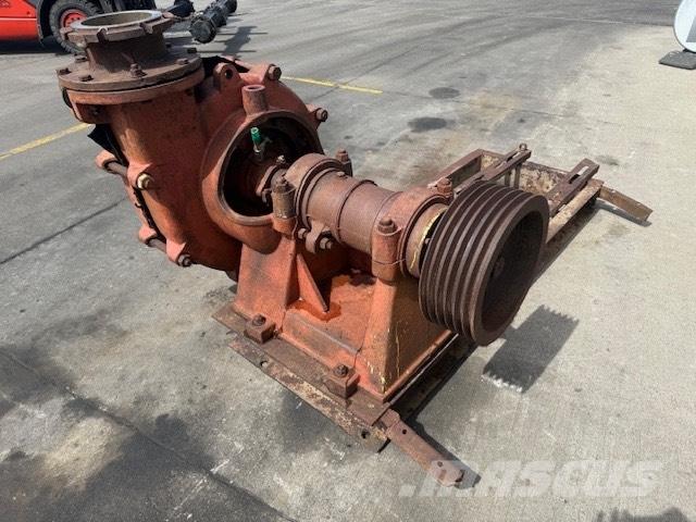 Warman dredge pump. 挖泥机