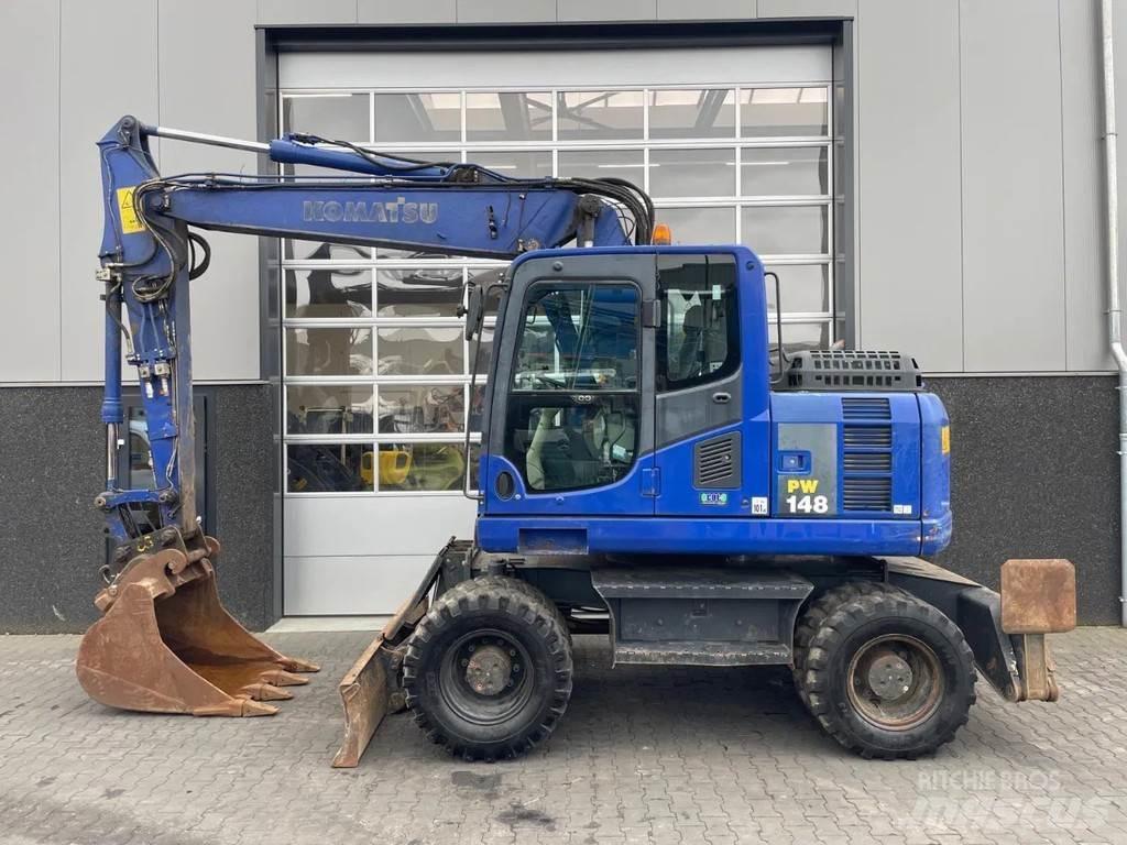 Komatsu PW148-8 轮式挖掘机
