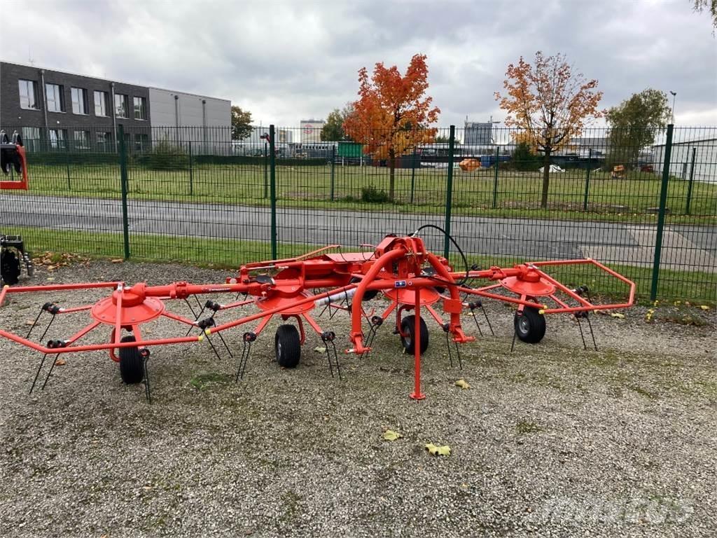 Kuhn GF 502 犁耙和摊草机